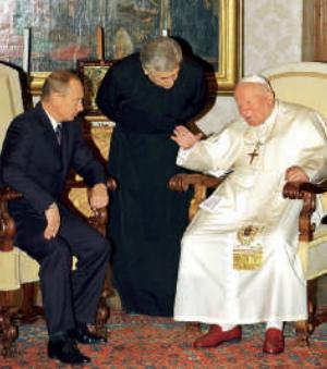 Padre Szlowieniec insieme a Giovanni Paolo II e Vladimir Putin
